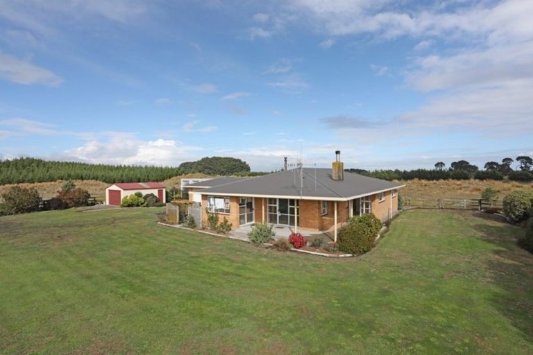 Photo of property in 547 Raumai Road, Bulls, 4894