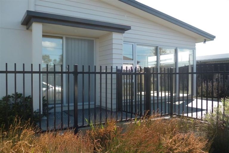 Photo of property in 1/97 Packe Street, Edgeware, Christchurch, 8013