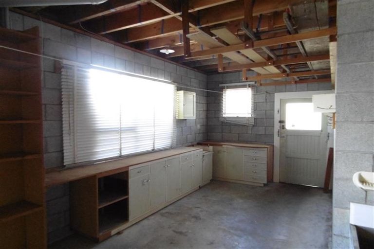 Photo of property in 5 Price Street, Westown, New Plymouth, 4310