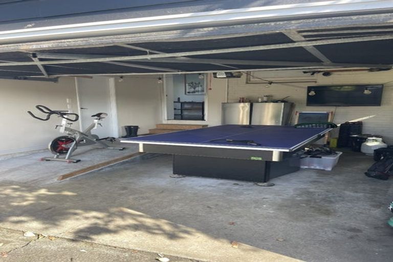 Photo of property in 8 Eskdale Road, Birkdale, Auckland, 0626