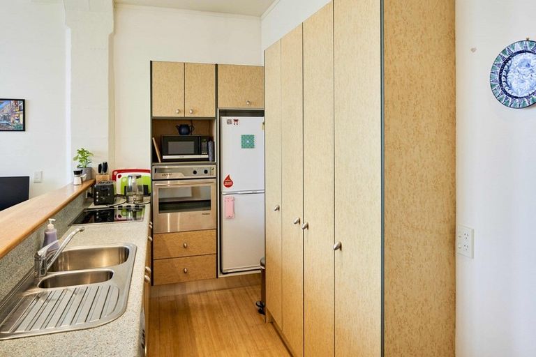 Photo of property in 10/37 Majoribanks Street, Mount Victoria, Wellington, 6011