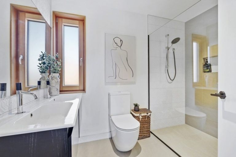 Photo of property in 18 Falconer Rise, Jacks Point, Queenstown, 9371