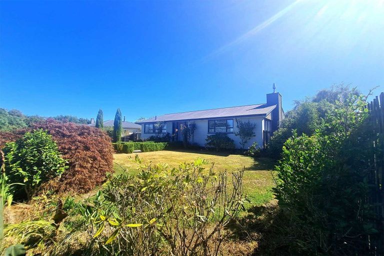 Photo of property in 6 Azalea Close, Templeton, Christchurch, 8042