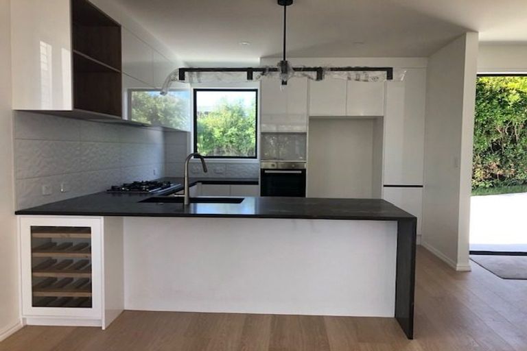 Photo of property in 12c Newhaven Terrace, Mairangi Bay, Auckland, 0630