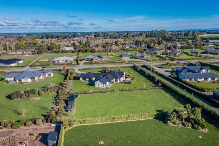 Photo of property in 14 Landsborough Drive, Darfield, 7571