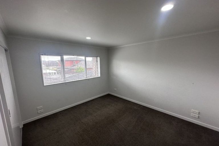 Photo of property in 4/10 Salford Crescent, Flat Bush, Auckland, 2019