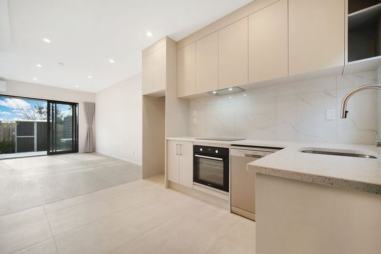 Photo of property in 2/65 Moire Road, Massey, Auckland, 0614