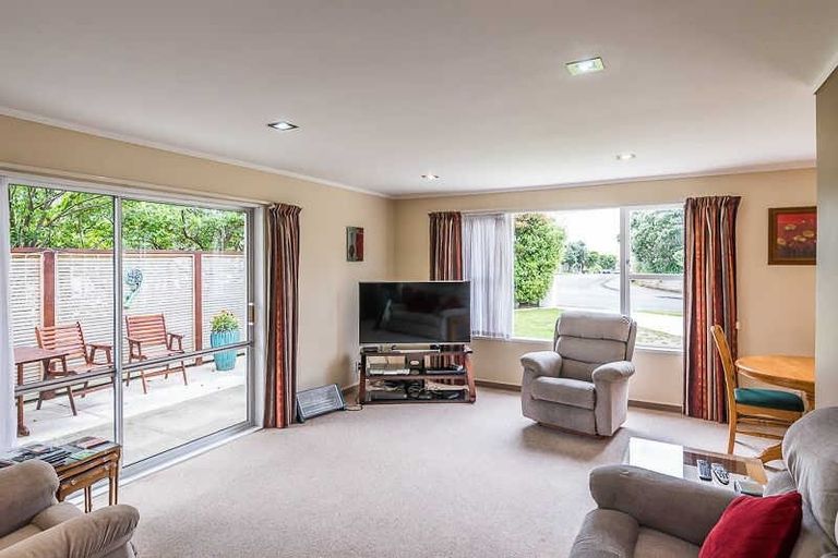 Photo of property in 16 Martin Road, Paraparaumu Beach, Paraparaumu, 5032