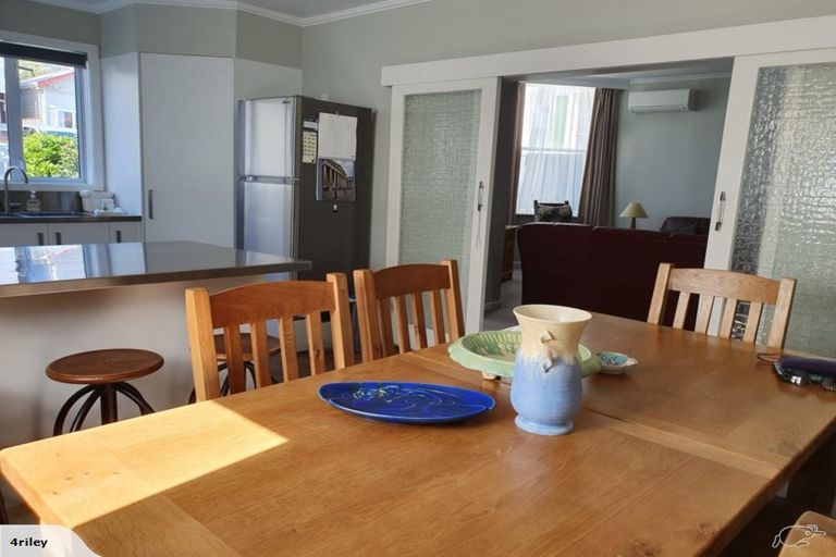 Photo of property in 30 Hiropi Street, Newtown, Wellington, 6021