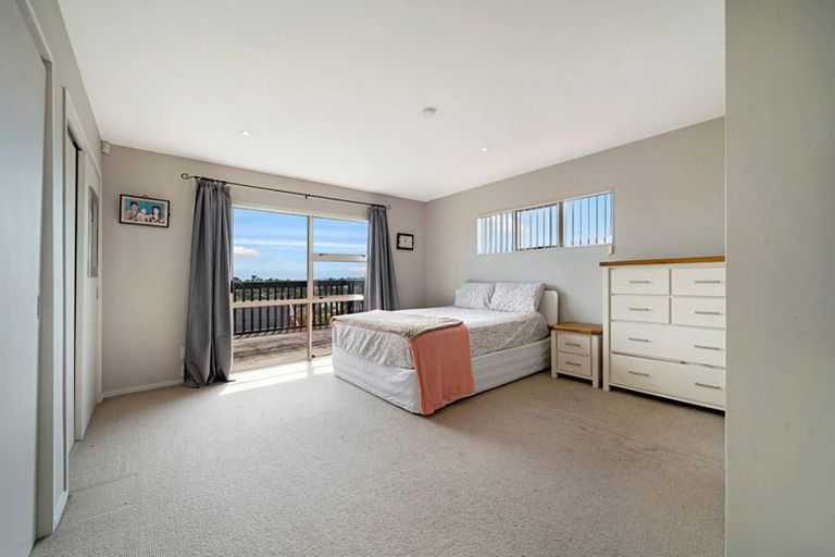 Photo of property in 10 San Fernando Way, Henderson, Auckland, 0612