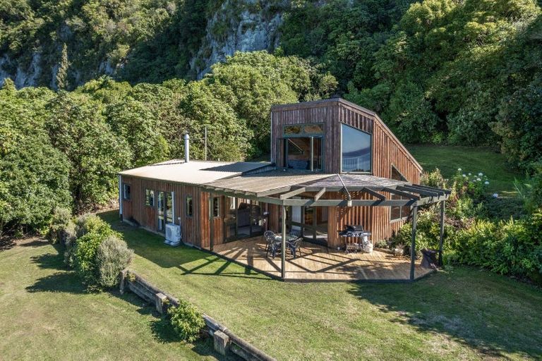 Photo of property in 39 Hinekapi Terrace, Kuratau, Turangi, 3381