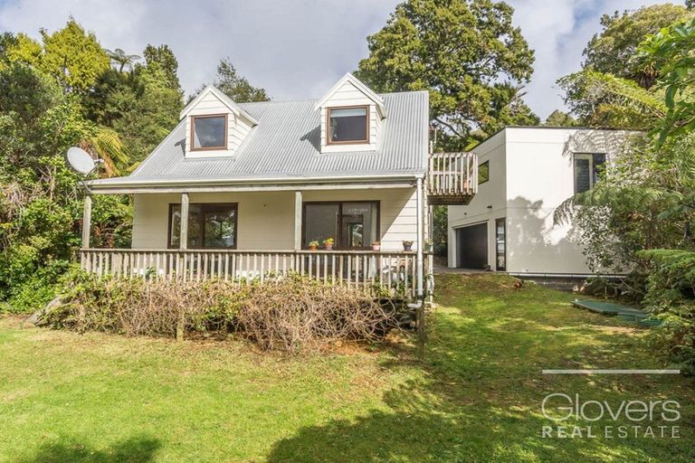 Photo of property in 789a Scenic Drive, Henderson Valley, Auckland, 0612