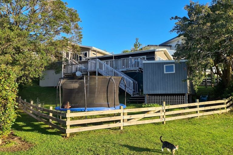 Photo of property in 106 Tukere Drive, Whangamata, 3620