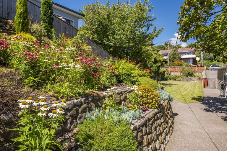 Photo of property in 25 Glen Road, Raumati South, Paraparaumu, 5032