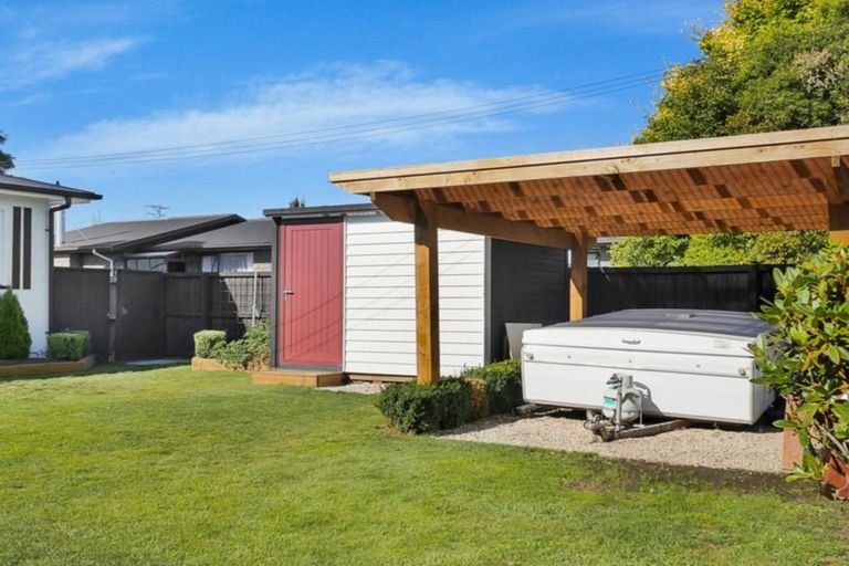 Photo of property in 1/103 Prestons Road, Redwood, Christchurch, 8051