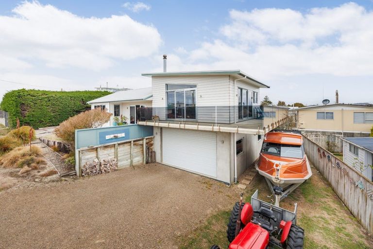 Photo of property in 18 Robbie Street, Foxton Beach, Foxton, 4815