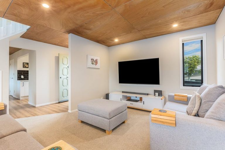 Photo of property in 1 Underwood Way, Churton Park, Wellington, 6037