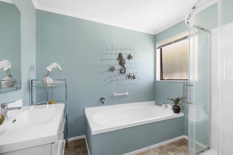 Photo of property in 16 Westpoint Avenue, Harbour View, Lower Hutt, 5010