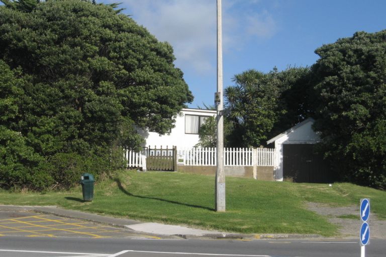 Photo of property in 21 Bay Drive, Titahi Bay, Porirua, 5022