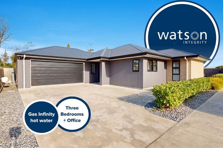 Photo of property in 166 Bridge Street, Bulls, 4818