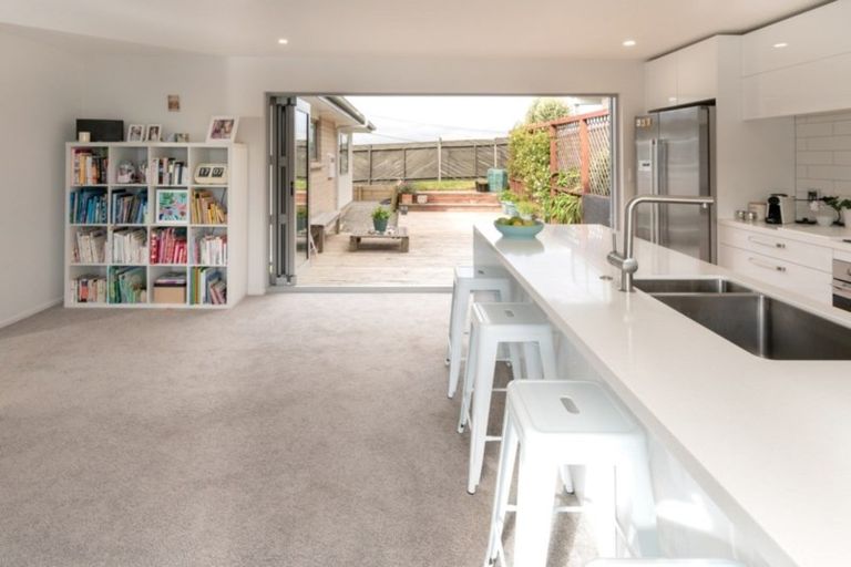 Photo of property in 1 Twomey Grove, Houghton Bay, Wellington, 6023