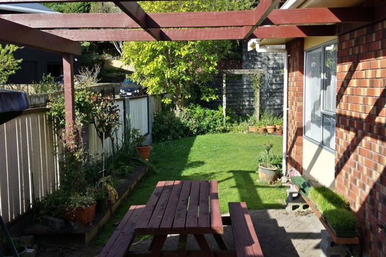 Photo of property in 15 Heaphy Street, Westown, New Plymouth, 4310