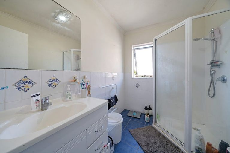 Photo of property in 15 Millstream Drive, Henderson, Auckland, 0610