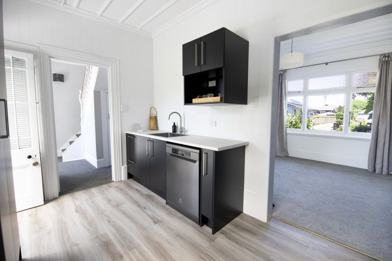 Photo of property in 164 Wellesley Road, Napier South, Napier, 4110