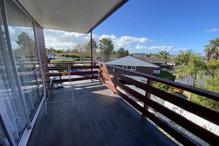 Photo of property in 1 Glenmore Road, Pakuranga Heights, Auckland, 2010