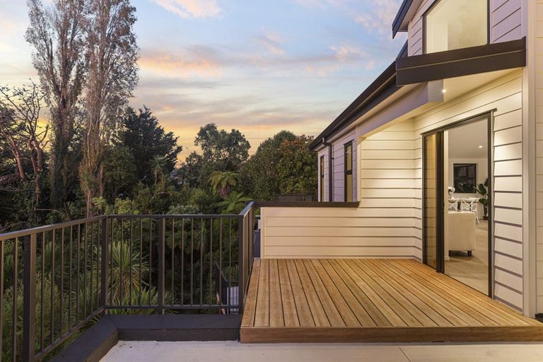 Photo of property in 54a Awaroa Road, Sunnyvale, Auckland, 0612