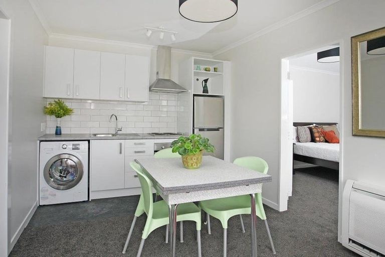 Photo of property in 73 Townsend Road, Miramar, Wellington, 6022