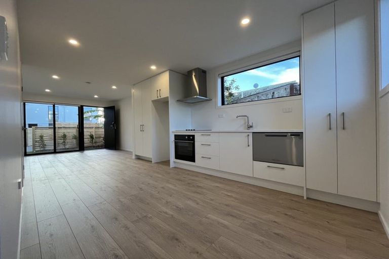 Photo of property in 12/39 Pakuranga Road, Pakuranga, Auckland, 2010