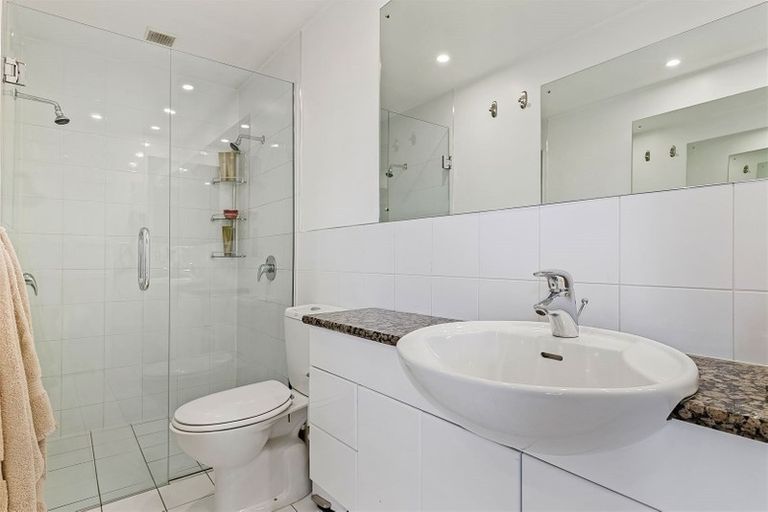 Photo of property in 8 Glandovey Road, Fendalton, Christchurch, 8052