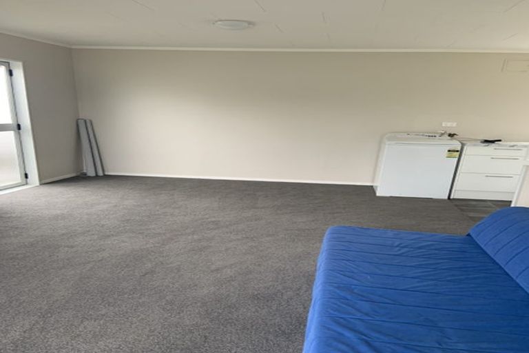 Photo of property in 8 First Avenue, Glenbrook, 2681