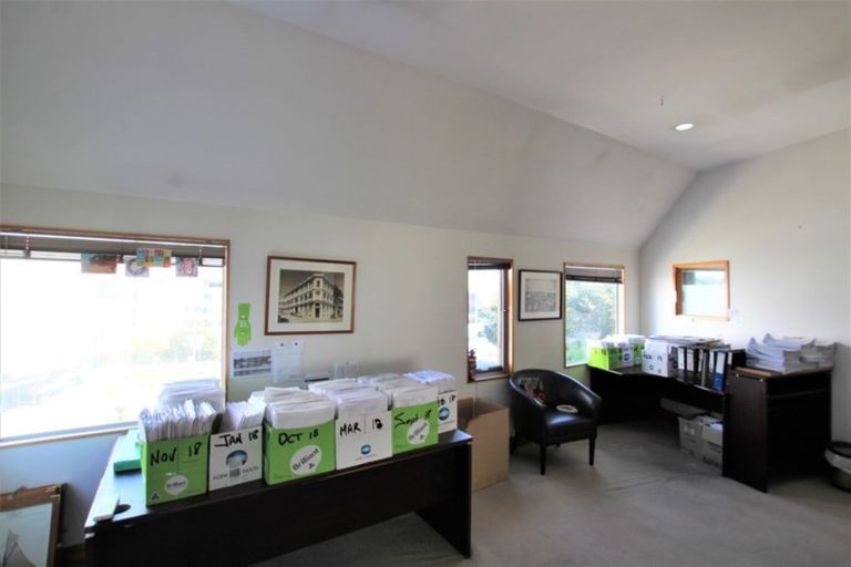 Photo of property in 112 Gladstone Road, Parnell, Auckland, 1052