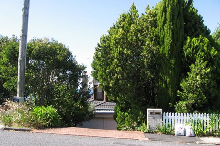 Photo of property in 2/21 Oban Road, Browns Bay, Auckland, 0630