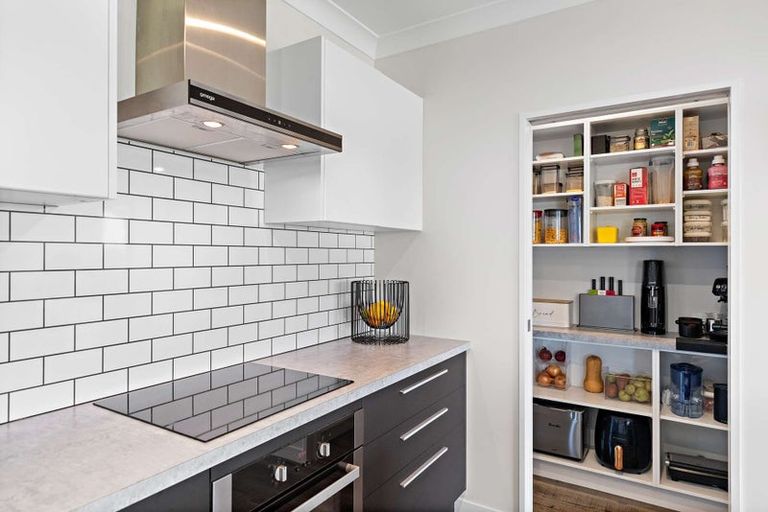 Photo of property in 3 George Street, Bulls, 4818