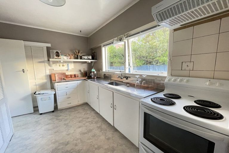 Photo of property in 117 Forrest Hill Road, Forrest Hill, Auckland, 0620