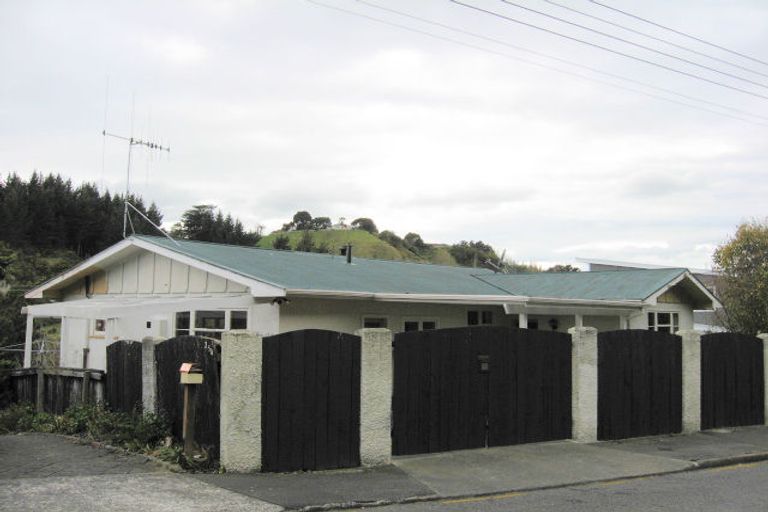 Photo of property in 1 Durie Vale Road, Durie Hill, Whanganui, 4500