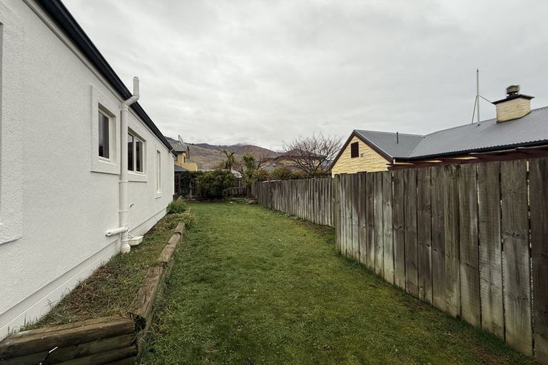 Photo of property in 42 Meadowstone Drive, Wanaka, 9305