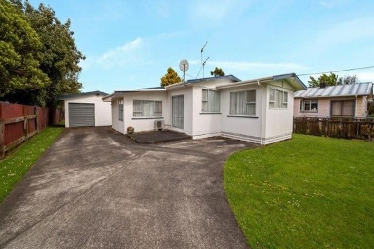 Photo of property in 43 Wynyard Street, Normanby, Hawera, 4614
