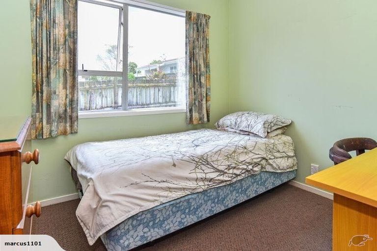 Photo of property in 15 Bundena Place, Clendon Park, Auckland, 2103