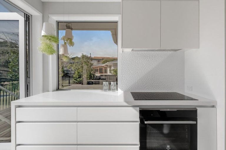 Photo of property in 62 Evelyn Road, Cockle Bay, Auckland, 2014