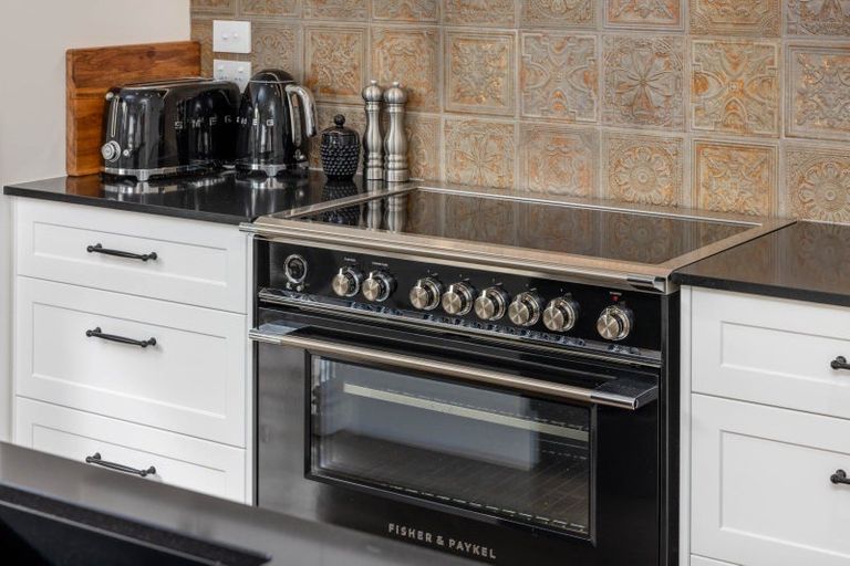 Photo of property in 18 The Esplanade, Pegasus, 7612