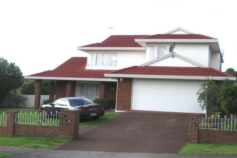 Photo of property in 28 Simmental Crescent, Somerville, Auckland, 2014