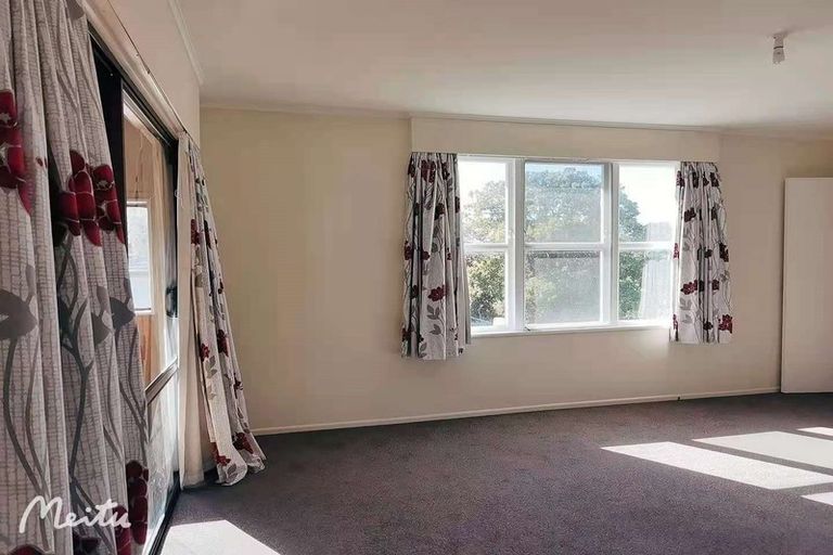 Photo of property in 25 Mcquarrie Avenue, Wattle Downs, Auckland, 2103