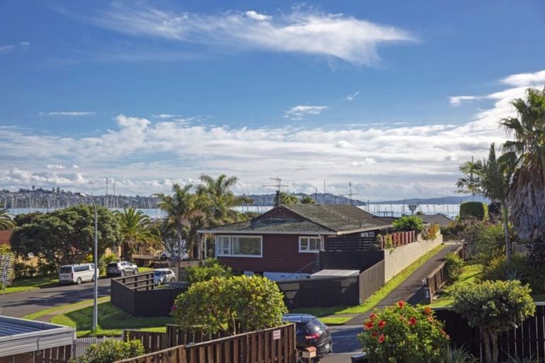 Photo of property in 2/86 Takutai Avenue, Half Moon Bay, Auckland, 2012