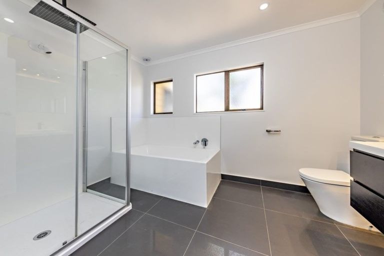 Photo of property in 3 Aztec Place, Conifer Grove, Takanini, 2112