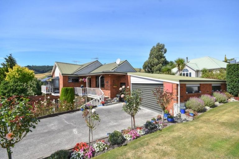 Photo of property in 35 Mcfadden Drive, Mosgiel, 9024
