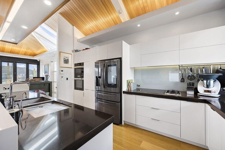 Photo of property in 31 Mcfarlane Street, Mount Victoria, Wellington, 6011